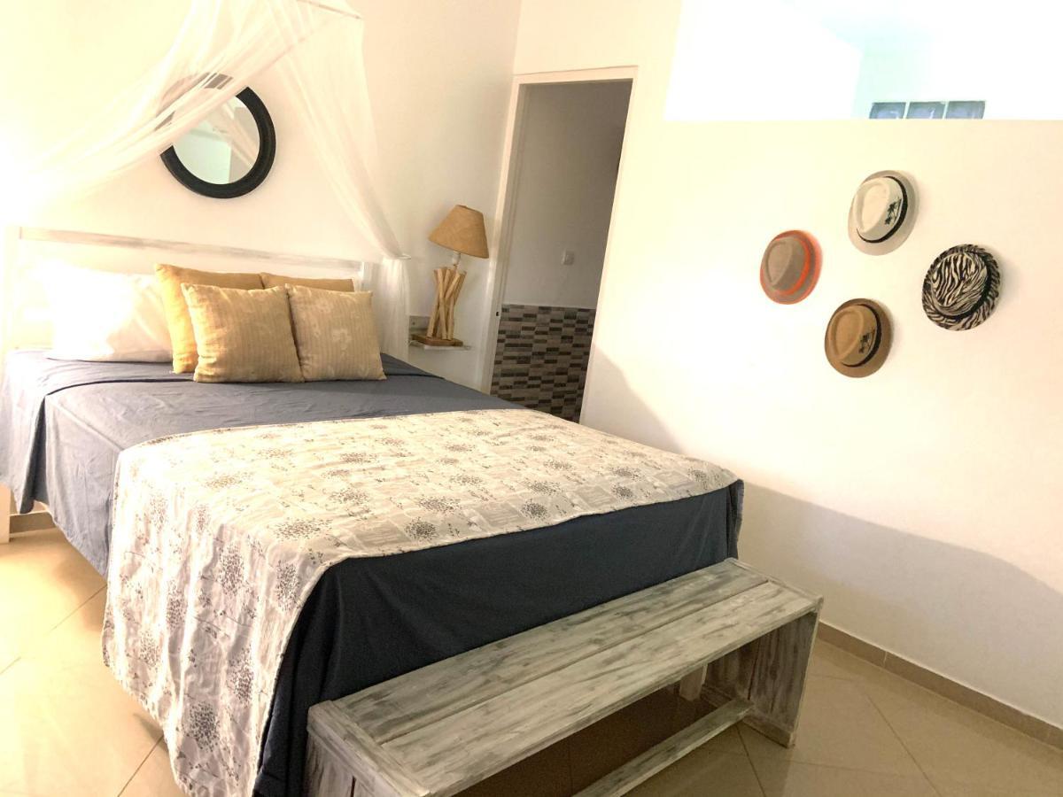 El Monte Azul Bed & Breakfast Las Galeras Exterior photo